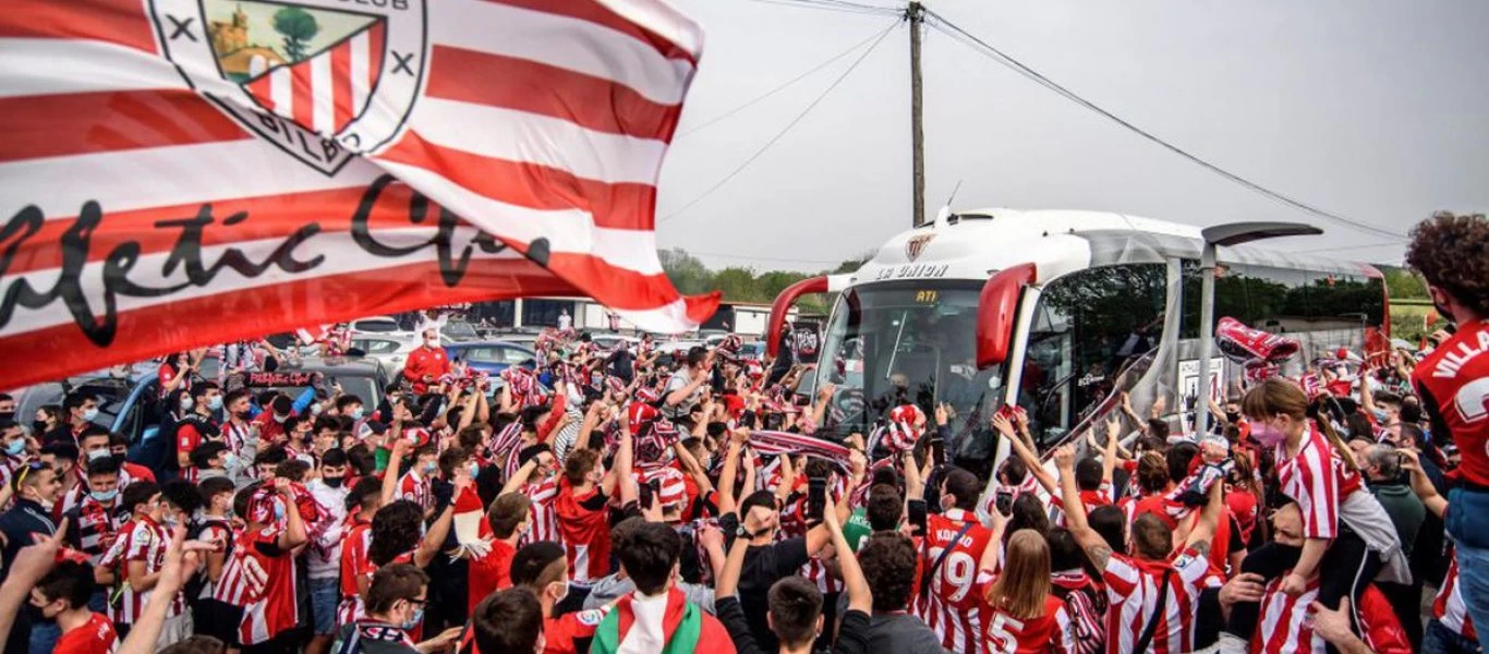 Ισπανία: Οπαδός της Αθλέτικ Μπιλμπάο βούτηξε... στο κενό (βίντεο)